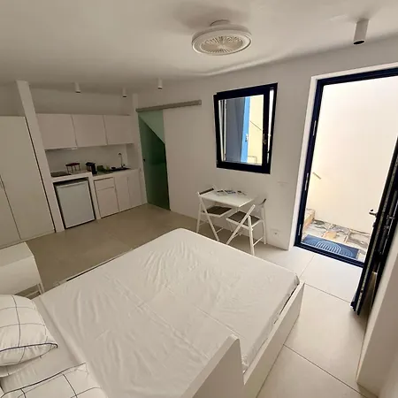 Apartment Gerakopetra *
